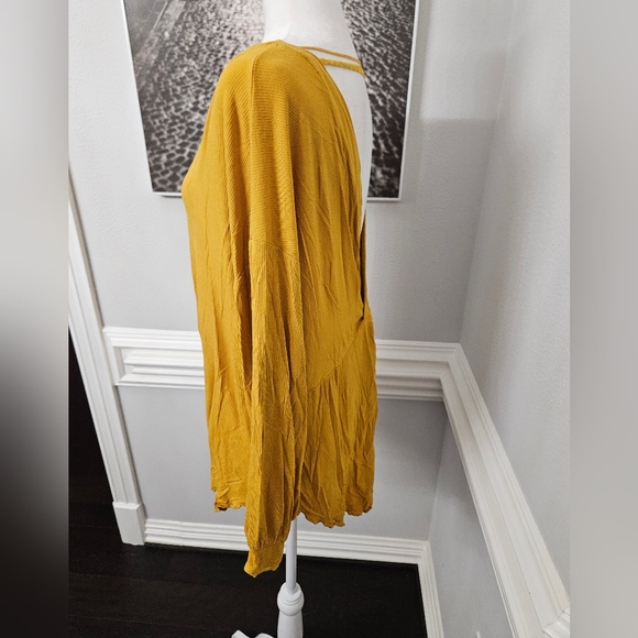 Free People Shimmy Shake Top Untamed Gold Open Back Ribbed Oversized small - Picture 6 of 10